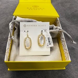 Kendra Scott drop earrings